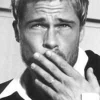 Brad Pitt Butuh Bokong Pengganti